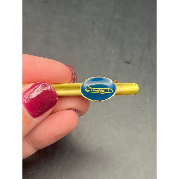 Vtg Set of 2 Airplane Tie Clip Lapel Pin Set Gold Tone Aviation Commercial Jet - Picture 5 of 5